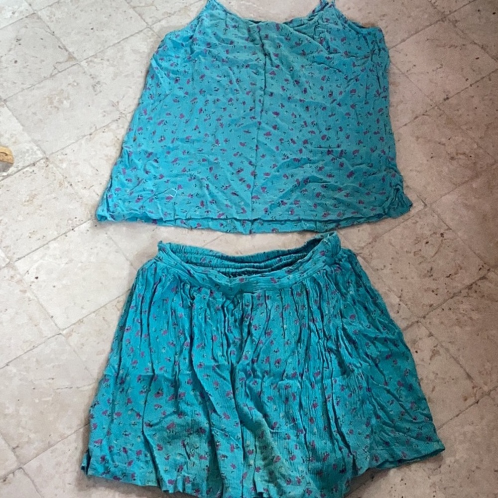 Karavan Trading Company. Skirt set,100% rayon, made in India, Sz M.  Small stain